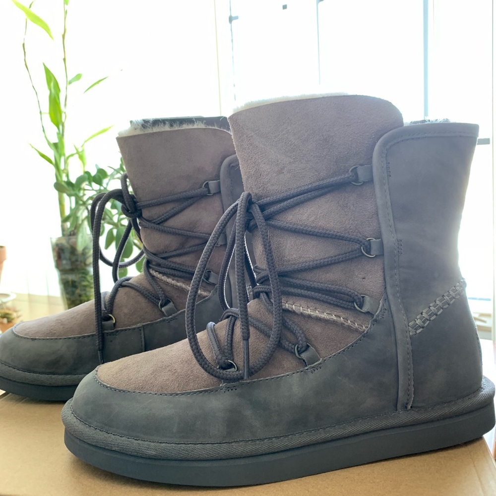 Ugg Lodge Boot